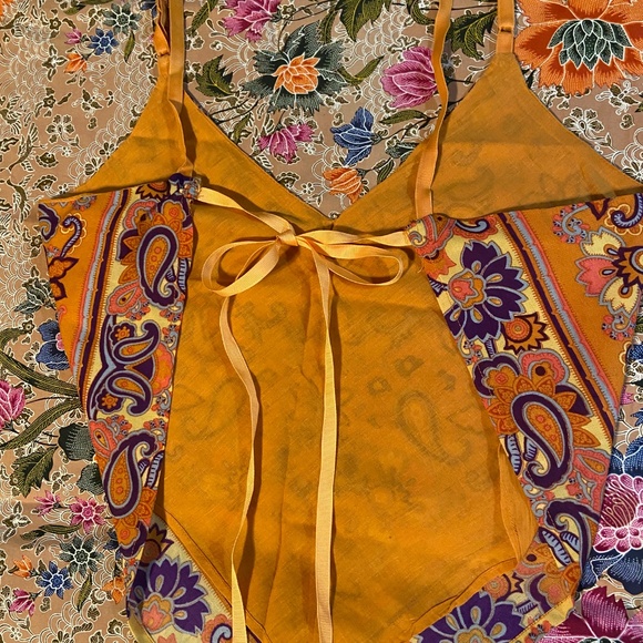 Vintage Free People backless handkerchief shirt, size medium - Picture 3 of 7